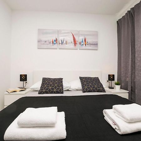 Apartments And Rooms Adriatic Suites Σίμπενικ Εξωτερικό φωτογραφία