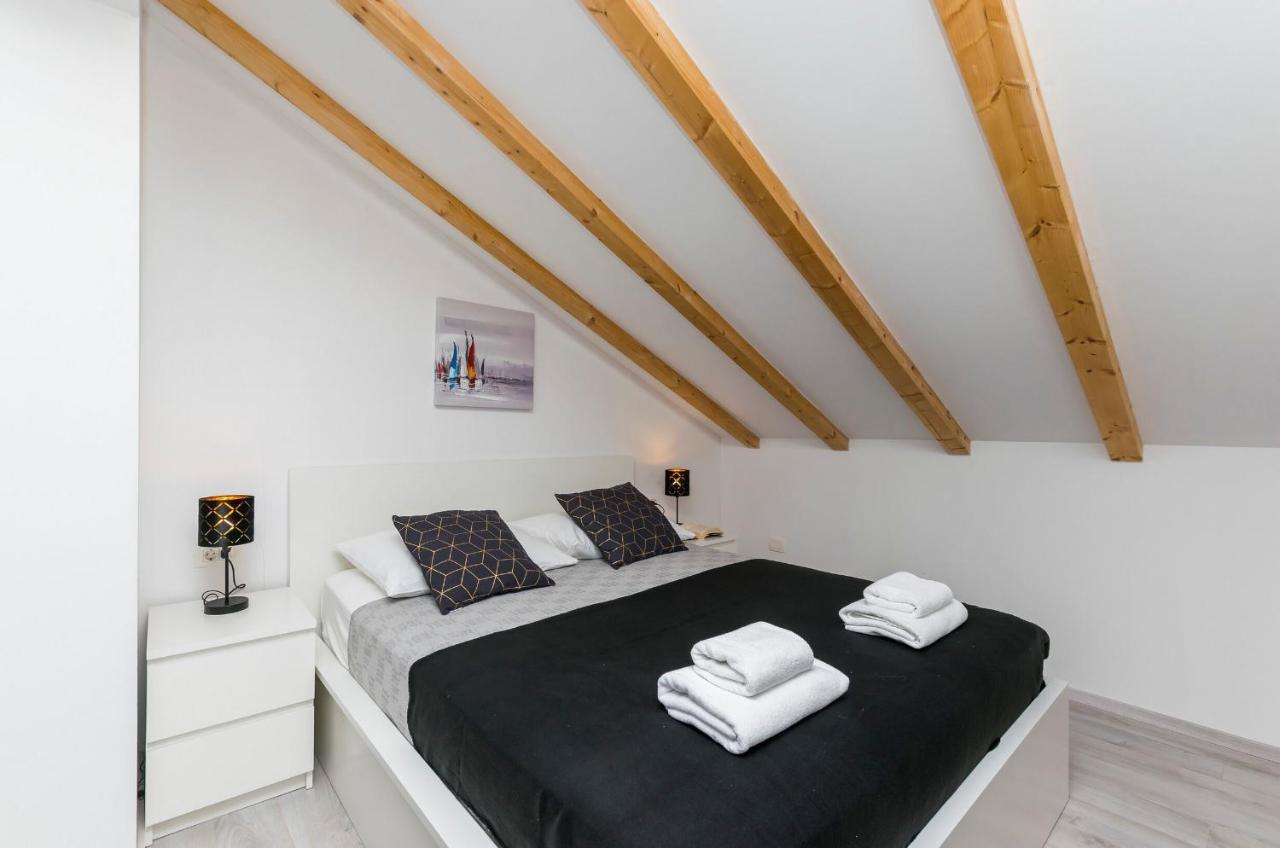 Apartments And Rooms Adriatic Suites Σίμπενικ Εξωτερικό φωτογραφία