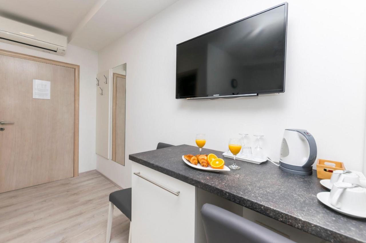 Apartments And Rooms Adriatic Suites Σίμπενικ Εξωτερικό φωτογραφία