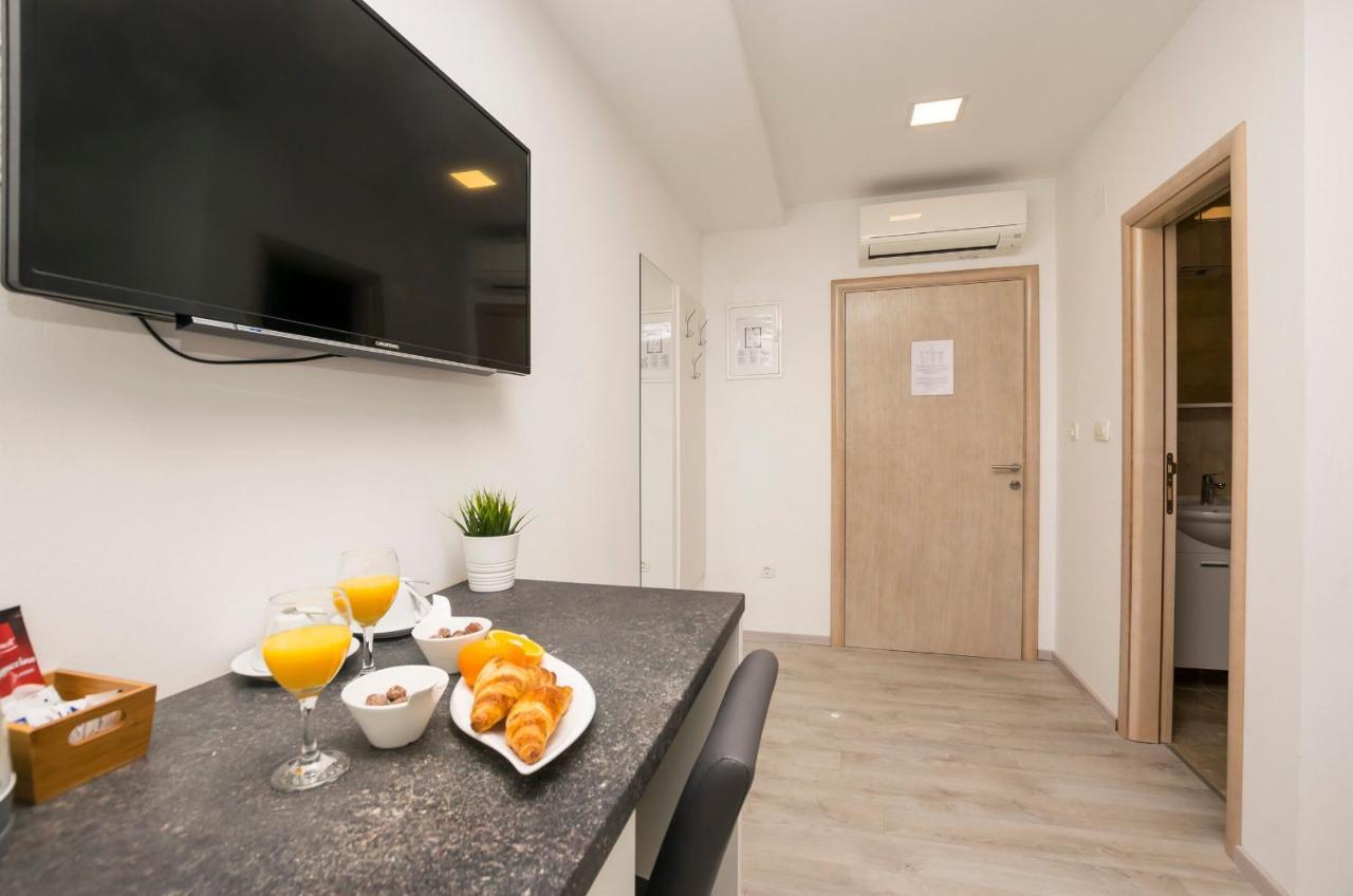 Apartments And Rooms Adriatic Suites Σίμπενικ Εξωτερικό φωτογραφία