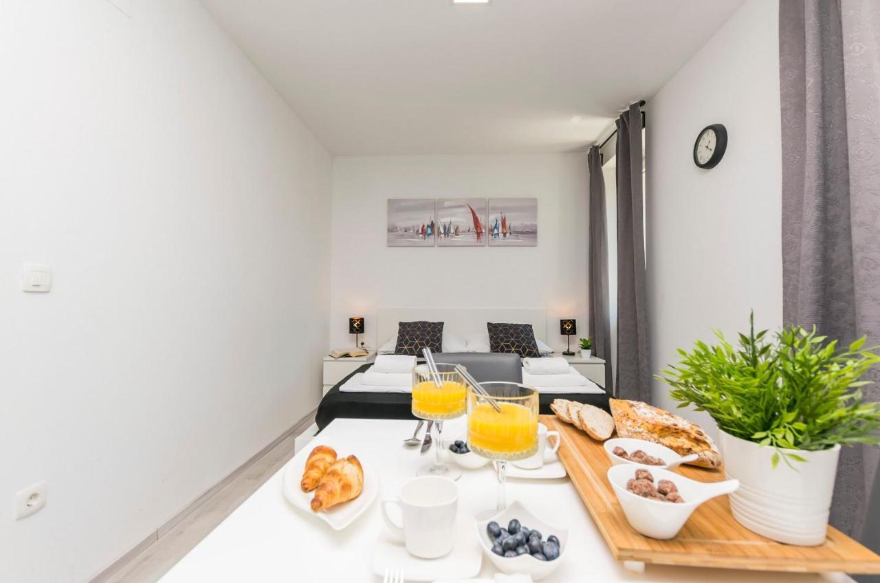 Apartments And Rooms Adriatic Suites Σίμπενικ Εξωτερικό φωτογραφία
