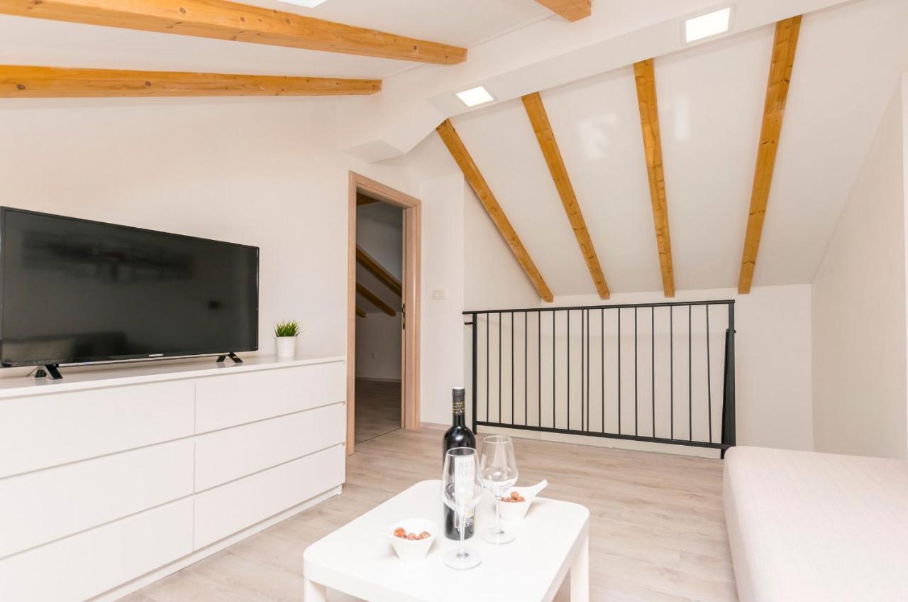 Apartments And Rooms Adriatic Suites Σίμπενικ Εξωτερικό φωτογραφία