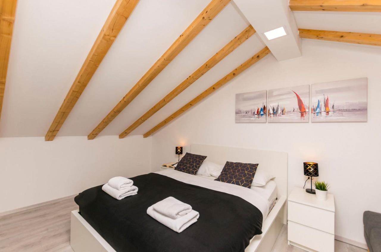 Apartments And Rooms Adriatic Suites Σίμπενικ Εξωτερικό φωτογραφία