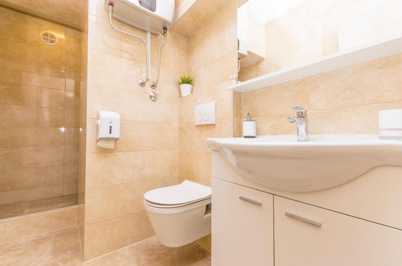 Apartments And Rooms Adriatic Suites Σίμπενικ Εξωτερικό φωτογραφία