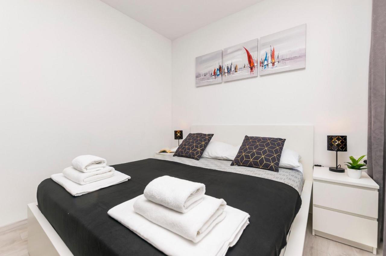 Apartments And Rooms Adriatic Suites Σίμπενικ Εξωτερικό φωτογραφία