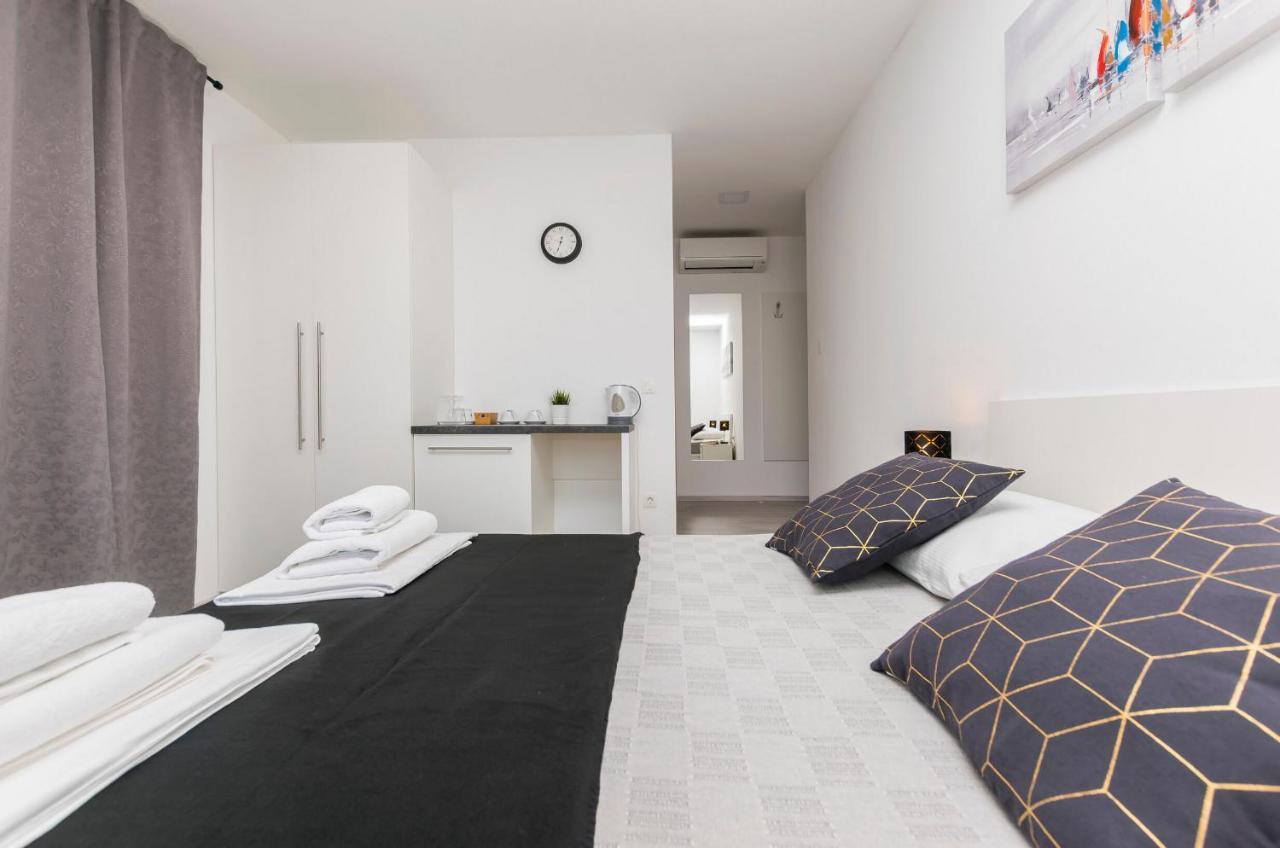Apartments And Rooms Adriatic Suites Σίμπενικ Εξωτερικό φωτογραφία