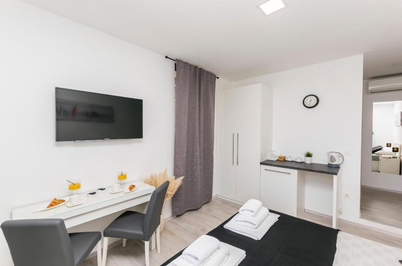Apartments And Rooms Adriatic Suites Σίμπενικ Εξωτερικό φωτογραφία
