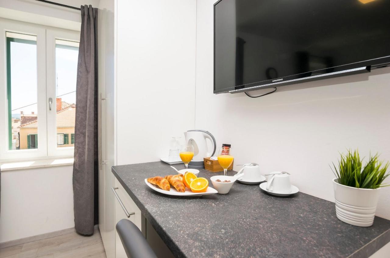 Apartments And Rooms Adriatic Suites Σίμπενικ Εξωτερικό φωτογραφία
